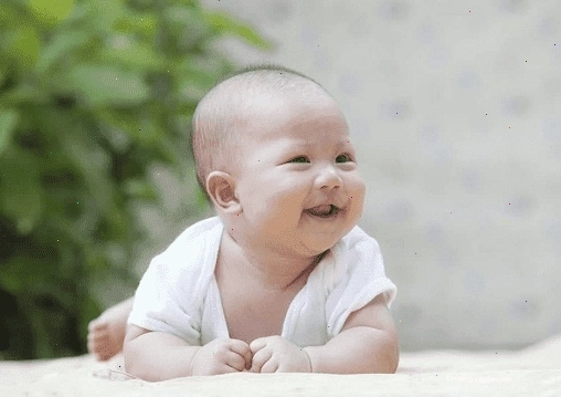 Cắt tóc máu cho trẻ sơ sinh có giúp tóc nhanh dày và dài hơn không là câu hỏi nhiều cha mẹ băn khoăn