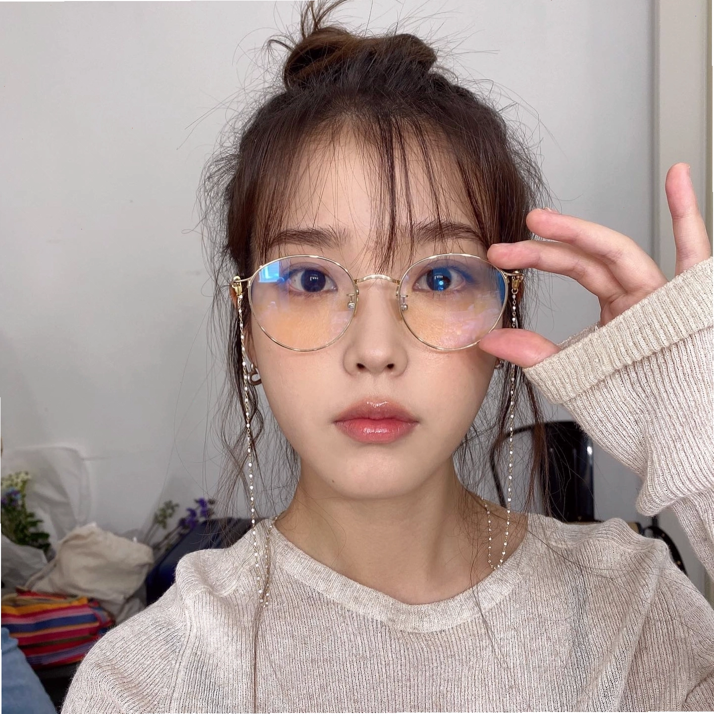 IU đầy ấn tượng với kiểu tóc ngắn pixie