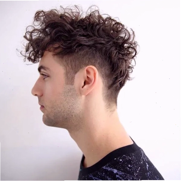 Kiểu tóc Mohican tattoo độc đáo và nổi loạn