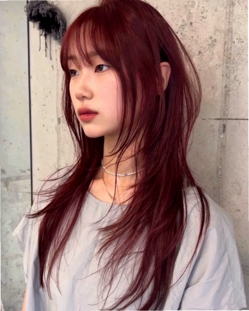 Kiểu tóc nữ màu đỏ cherry ngọt ngào và tôn da