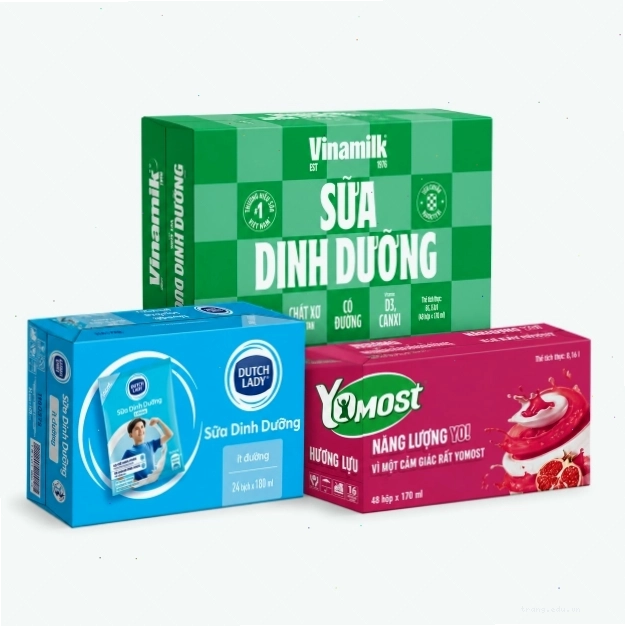 Thoa dầu dừa nóng lên tóc để làm thẳng tự nhiên