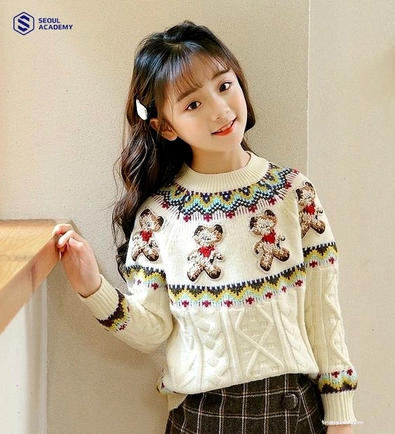 Tóc dài mái bằng dễ thương cho bé gái 11 tuổi