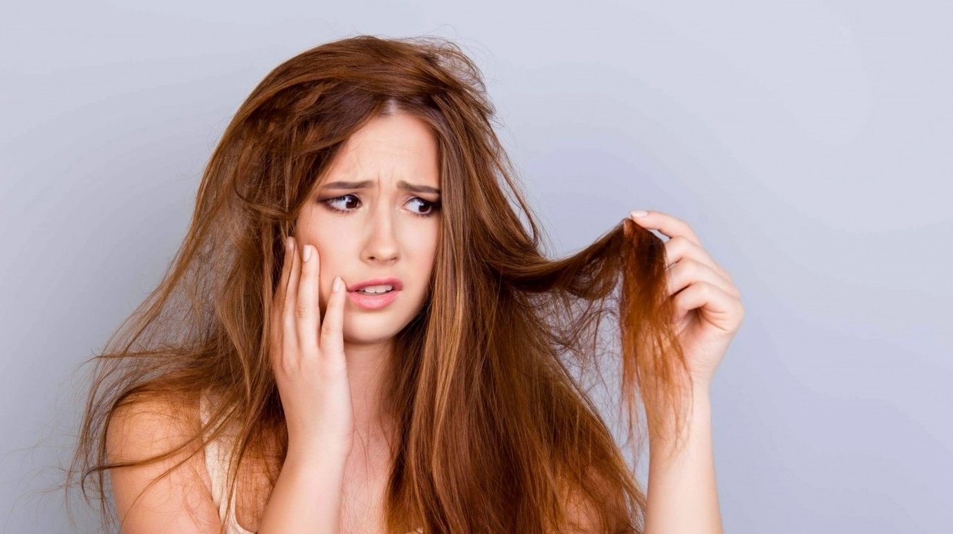 Tóc duỗi bị gãy chân tóc phải làm sao để phục hồi hiệu quả?