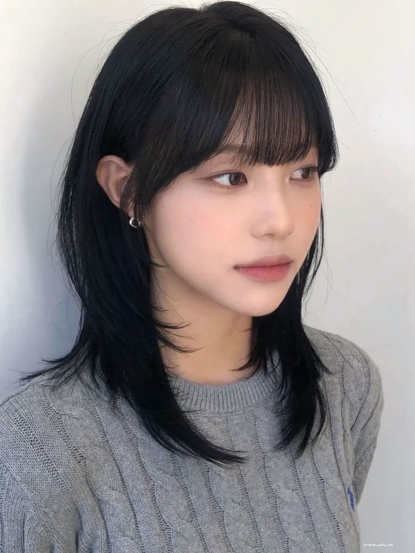 Tóc mullet layer nữ mặt vuông cá tính và sành điệu