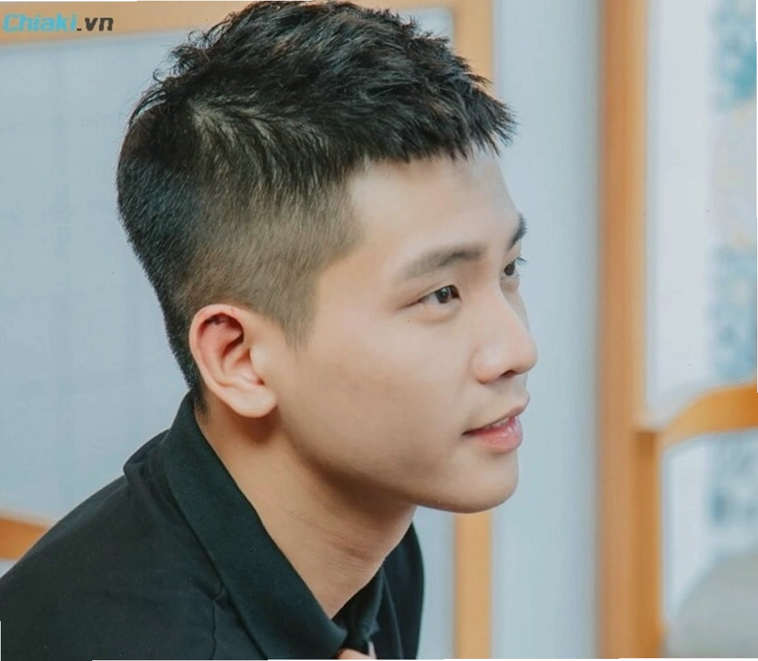 Tóc nam mohican Classic với đường nét sắc sảo