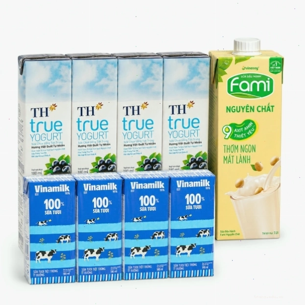 Tóc uốn xoăn buông xõa đội mấn thanh lịch